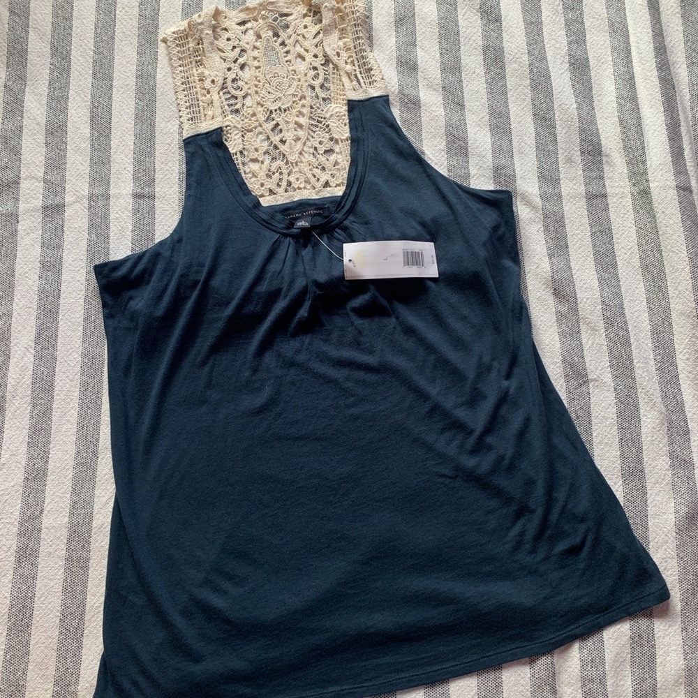 [Banana Republic] Crochet Lace Racerback Tank- L